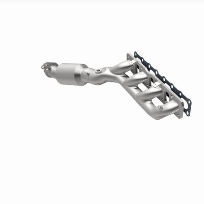 Magnaflow 05-06 Nissan Titan 5.6L Direct Fit Converter 5582357 5582357 360 Degree Image Set