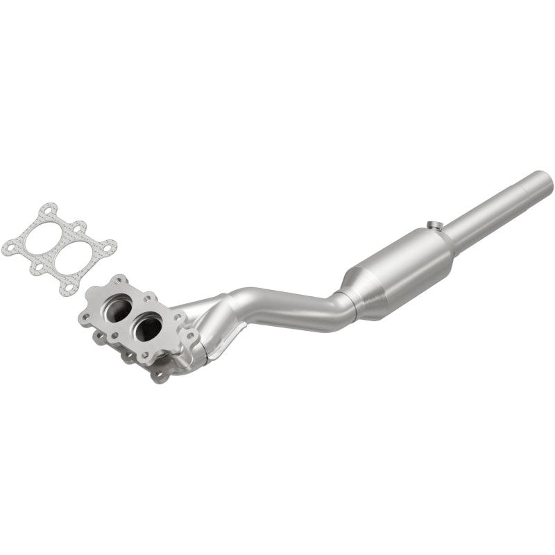 MagnaFlow Volkswagen California Grade CARB Compliant Direct-Fit Catalytic Converter 4481280 Photo - Primary