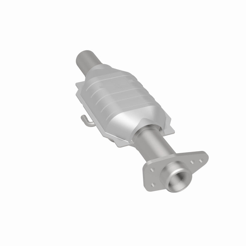 MagnaFlow Standard Grade Federal / EPA Compliant Direct-Fit Catalytic Converter 23447 360 Degree Image Set