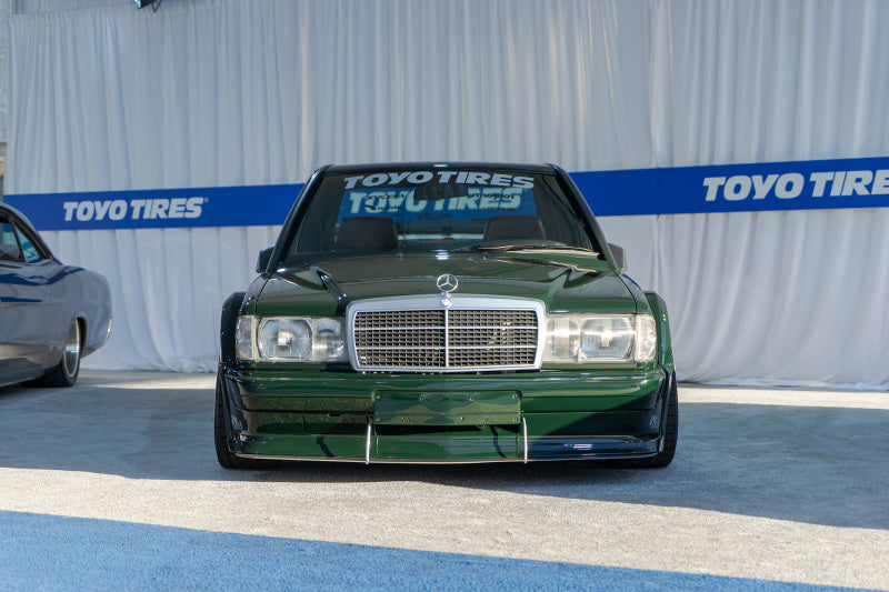 CSF 84-88 Mercedes-Benz W201 190E 2.3L - 16 w/ A/C High Performance Aluminum Radiator 7220 7220 Photo - lifestyle view