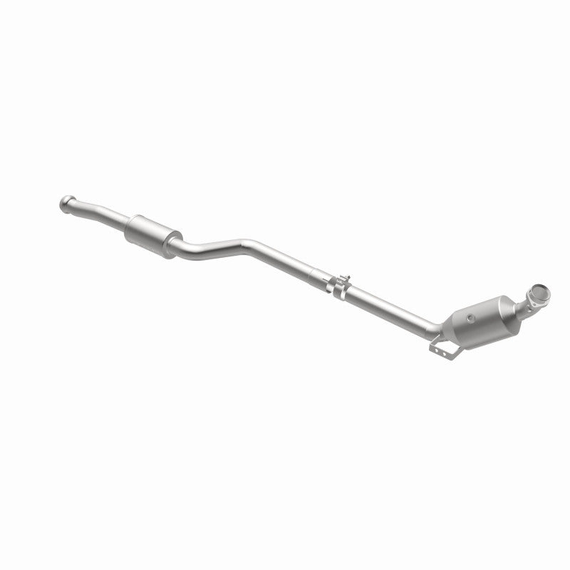 MagnaFlow Mercedes-Benz C300 OEM Grade Federal / EPA Compliant Direct-Fit Catalytic Converter 21-497 360 Degree Image Set