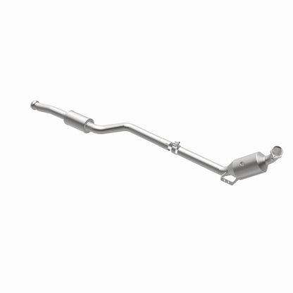 MagnaFlow Mercedes-Benz C300 OEM Grade Federal / EPA Compliant Direct-Fit Catalytic Converter 21-497 360 Degree Image Set