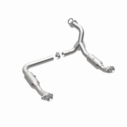 MagnaFlow California Grade CARB Compliant Direct-Fit Catalytic Converter 5551672 360 Degree Image Set