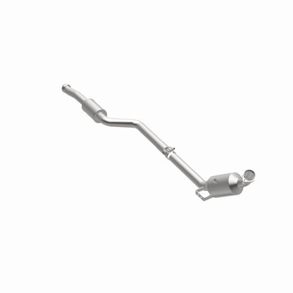 MagnaFlow Mercedes-Benz C300 OEM Grade Federal / EPA Compliant Direct-Fit Catalytic Converter 21-497 360 Degree Image Set