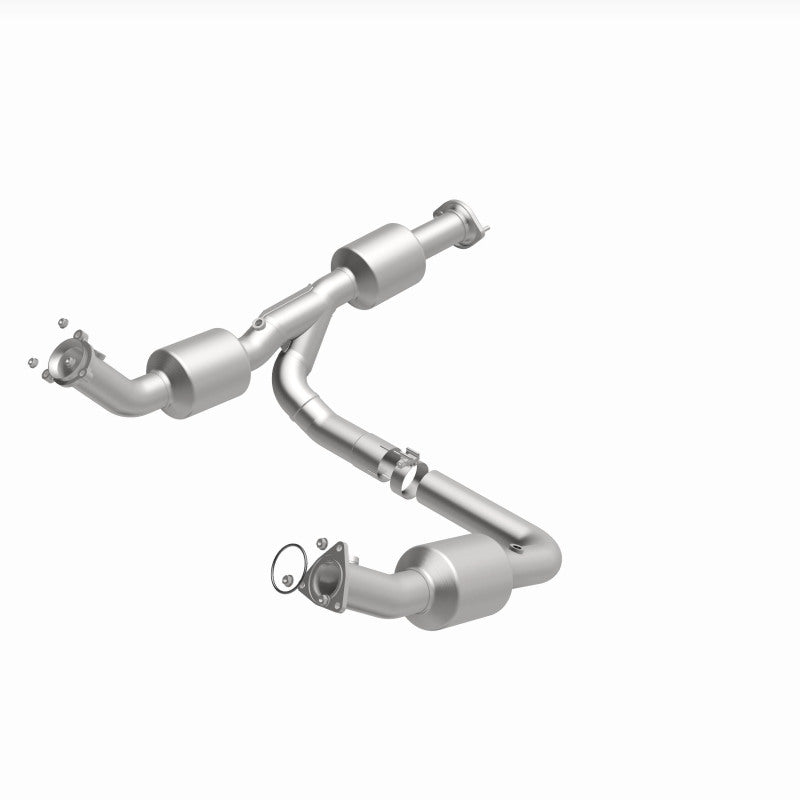 Magnaflow 18-20 Chevrolet Express 2500 Single Underbody 4.3L Direct Fit Catalytic Converter 280210 280210 360 Degree Image Set