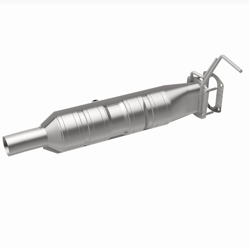 Magnaflow 09-19 Ford F53 V10 6.8L Underbody 6.8L Direct Fit Catalytic Converter 280435 280435 360 Degree Image Set