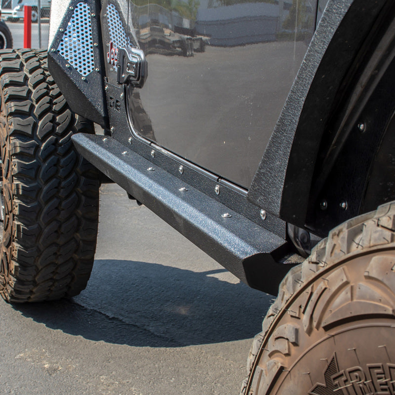 DV8 Offroad 2018+ Jeep Gladiator Frame Mounted Sliders SRJL-26 SRJL-26 Photo - Mounted