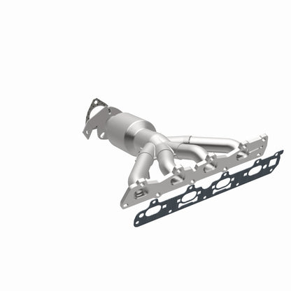 MagnaFlow HM Grade Federal / EPA Compliant Manifold Catalytic Converter 50304 360 Degree Image Set