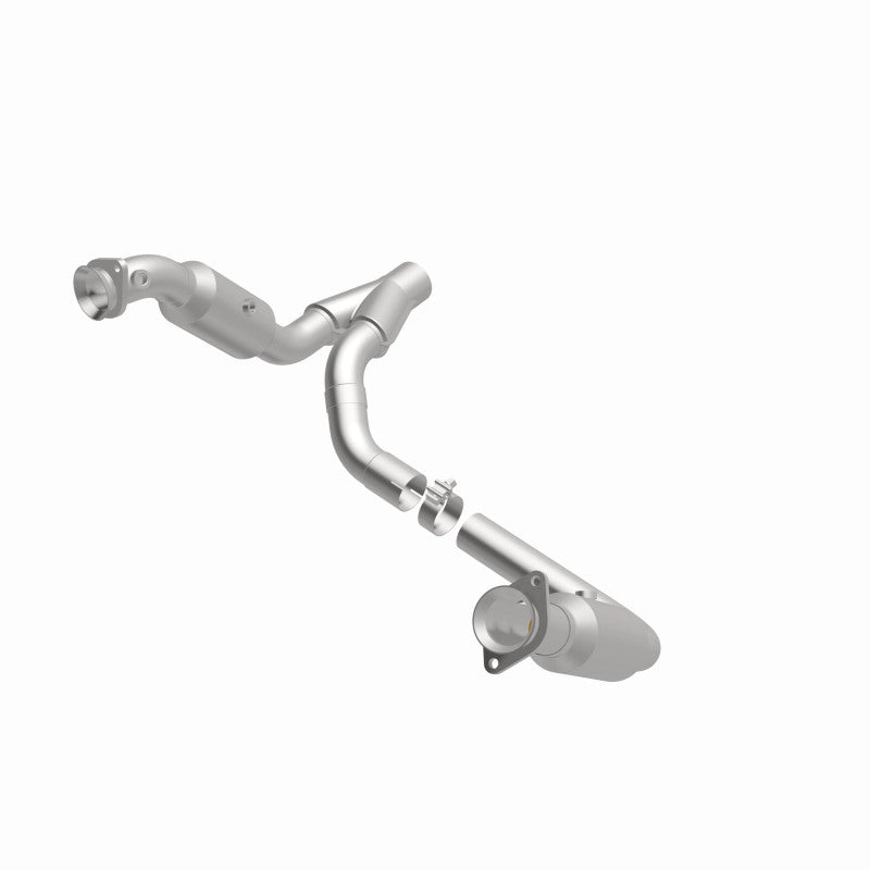 MagnaFlow Dodge Ram 1500 California Grade CARB Compliant Direct-Fit Catalytic Converter 5451664 360 Degree Image Set
