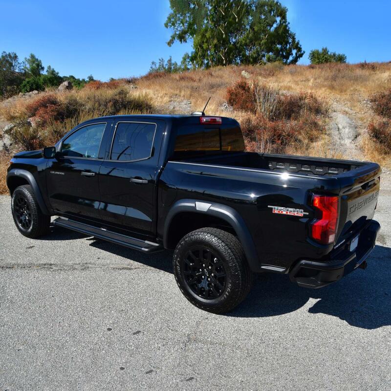 Westin 2015-2018 Chevrolet/GMC Colorado/Canyon Crew Cab Running Board Mount Kit - Black 27-2205 27-2205 Photo - Mounted