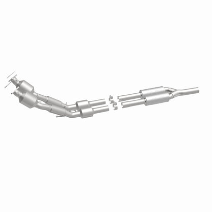 MagnaFlow Volkswagen Passat OEM Grade Federal / EPA Compliant Direct-Fit Catalytic Converter 52938 360 Degree Image Set