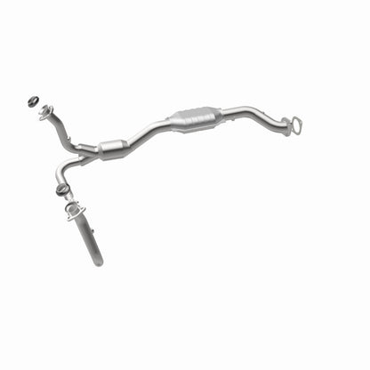 MagnaFlow Chevrolet Blazer HM Grade Federal / EPA Compliant Direct-Fit Catalytic Converter 23139 360 Degree Image Set