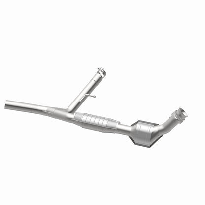 MagnaFlow HM Grade Federal / EPA Compliant Direct-Fit Catalytic Converter 93665 360 Degree Image Set