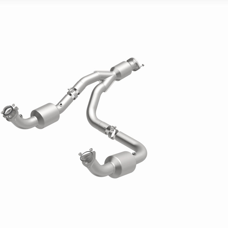 Magnaflow 12-20 Chevrolet Express 4500 Underbody 6.0L Direct Fit Catalytic Converter 280505 280505 360 Degree Image Set