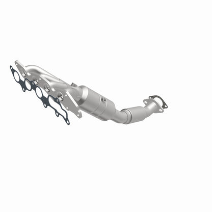 MagnaFlow Ford Focus OEM Grade Federal / EPA Compliant Manifold Catalytic Converter 49139 360 Degree Image Set