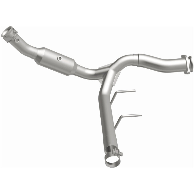 MagnaFlow Ford F-150 OEM Grade Federal / EPA Compliant Direct-Fit Catalytic Converter 21-470 Photo - out of package
