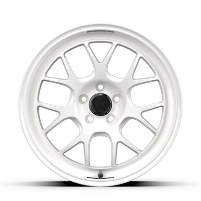 fifteen52 Apex RSR 18x9.5 5x114.3 38mm ET 73.1mm Center Bore Rally White RSARW-89554+38 RSARW-89554+38 User 1