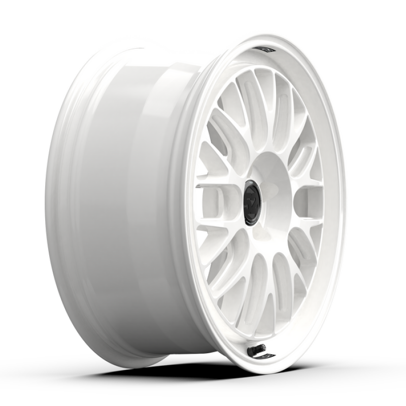 fifteen52 Holeshot RSR 19x8.5 5x108 42mm ET 63.4mm Center Bore Rally White RSHRW-98558+42 RSHRW-98558+42 User 1