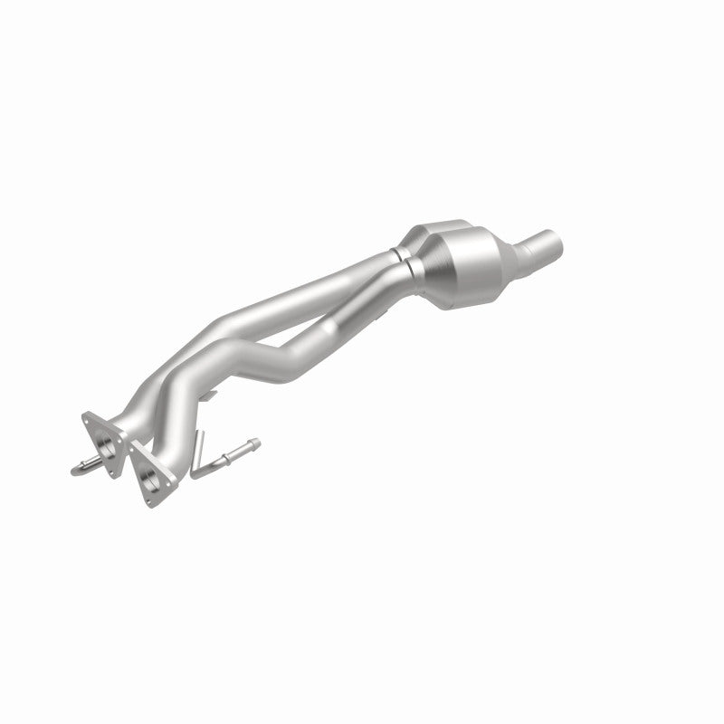 MagnaFlow OEM Grade Federal / EPA Compliant Direct-Fit Catalytic Converter 51957 360 Degree Image Set