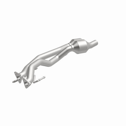 MagnaFlow OEM Grade Federal / EPA Compliant Direct-Fit Catalytic Converter 51957 360 Degree Image Set