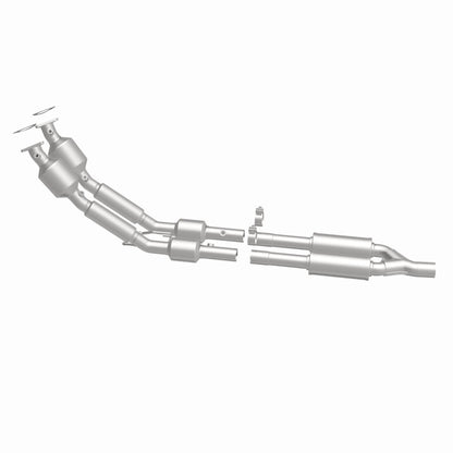MagnaFlow Volkswagen Passat OEM Grade Federal / EPA Compliant Direct-Fit Catalytic Converter 51799 360 Degree Image Set