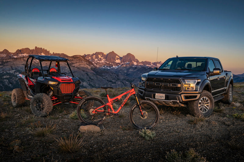 FOX 20+ GM 2500/3500 HD 2.0 Performance Series IFP Rear Shock 1.5-3in Lift 985-24-241 985-24-241 Photo - lifestyle view