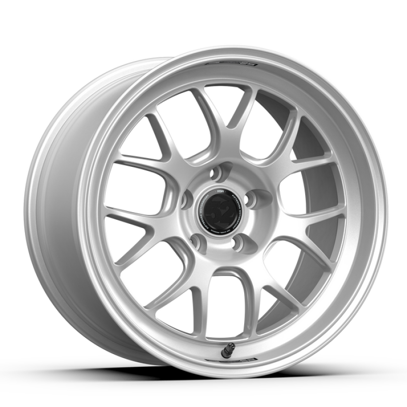 fifteen52 Apex RSR 18x10.5 5x120 25mm ET 72.56mm Center Bore Radiant Silver RSARS-80552+25 RSARS-80552+25 User 1