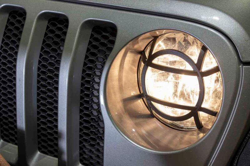 Fishbone Offroad 2018+ Jeep Wrangler JL Aluminum Headlight Guards FB21120 FB21120 Photo - lifestyle view