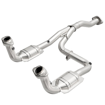 MagnaFlow Jeep Liberty OEM Grade Federal / EPA Compliant Direct-Fit Catalytic Converter 49186 Photo - Primary
