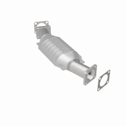 MagnaFlow Chevrolet Standard Grade Federal / EPA Compliant Direct-Fit Catalytic Converter 93426 360 Degree Image Set