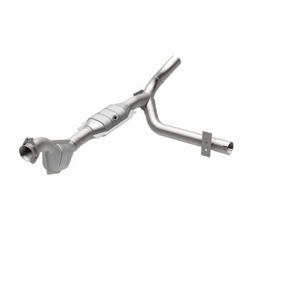 MagnaFlow Ford OEM Grade Federal / EPA Compliant Direct-Fit Catalytic Converter 51839 360 Degree Image Set