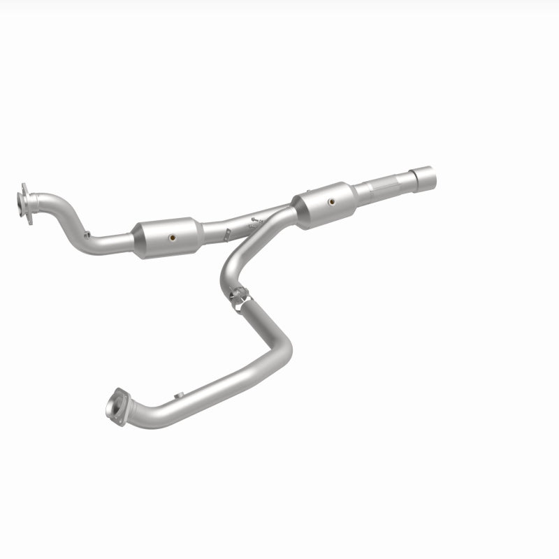 Magnaflow 14-18 2500 V8 6.4 OEM Underbody Direct Fit Converter 21-513 21-513 360 Degree Image Set