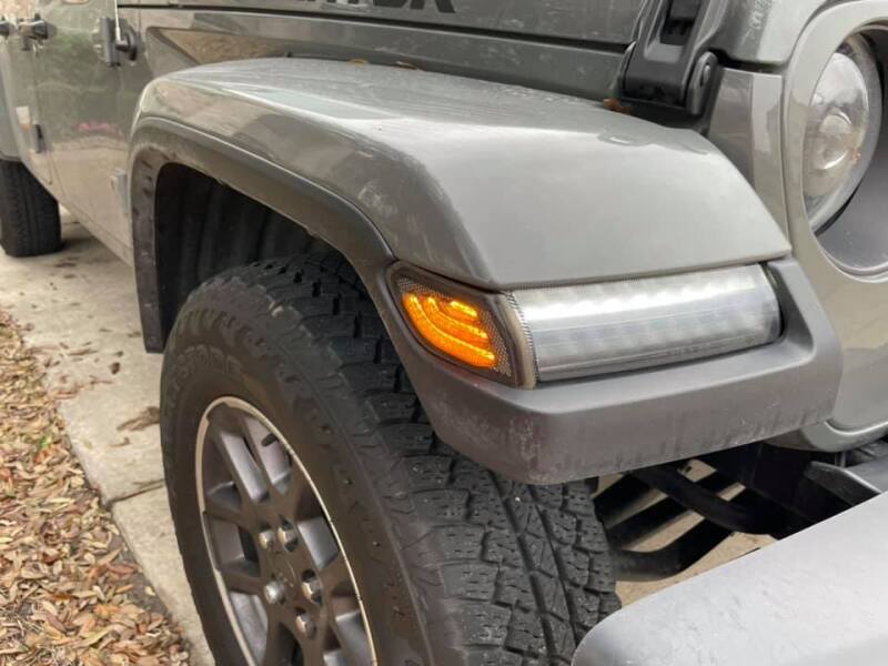 ORACLE Lighting Oracle Jeep Wrangler JL Smoked Lens LED Front Sidemarkers 5853-504 5853-504 Photo - lifestyle view