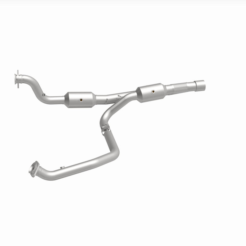 Magnaflow 14-18 2500 V8 6.4 OEM Underbody Direct Fit Converter 21-513 21-513 360 Degree Image Set