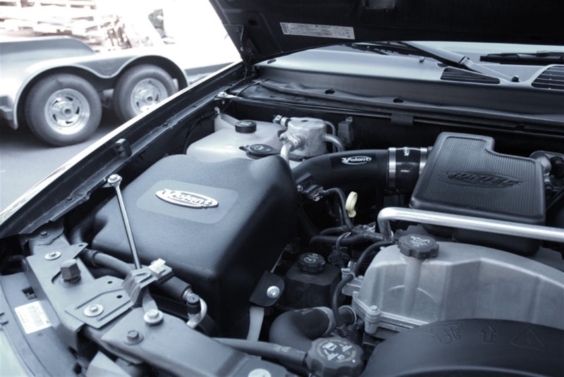 Volant 06-08 Chevrolet Trailblazer 4.2 L6 Pro5 Closed Box Air Intake System 15742 Photo - Mounted
