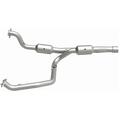 Magnaflow 14-18 2500 V8 6.4 OEM Underbody Direct Fit Converter 21-513 21-513 Photo - out of package