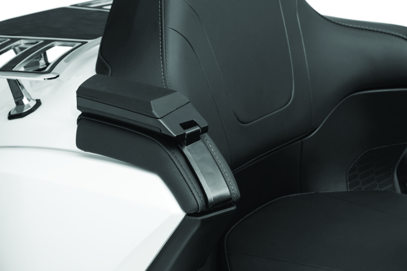 Kuryakyn Omni Pass Armrests Blk 6770 6770 User 3