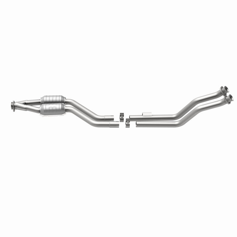MagnaFlow Mercedes-Benz C220 Standard Grade Federal / EPA Compliant Direct-Fit Catalytic Converter 23578 360 Degree Image Set