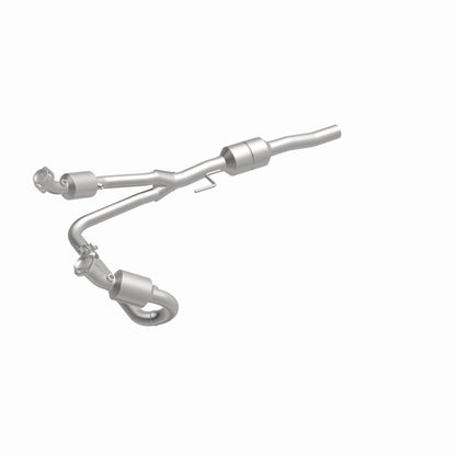 MagnaFlow Dodge Durango OEM Grade Federal / EPA Compliant Direct-Fit Catalytic Converter 51348 360 Degree Image Set