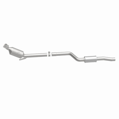 MagnaFlow Mercedes-Benz C300 OEM Grade Federal / EPA Compliant Direct-Fit Catalytic Converter 21-498 360 Degree Image Set