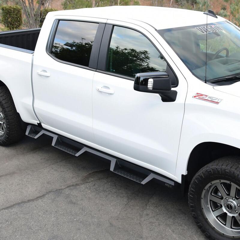 Westin HDX Drop Wheel-to-Wheel Nerf Step Bars 56-534685 Photo - Mounted