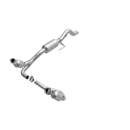 MagnaFlow Dodge Durango OEM Grade Federal / EPA Compliant Direct-Fit Catalytic Converter 51351 360 Degree Image Set