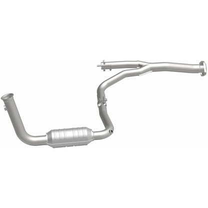 MagnaFlow Jeep Liberty OEM Grade Federal / EPA Compliant Direct-Fit Catalytic Converter 49582 Photo - out of package
