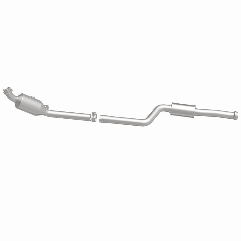 MagnaFlow Mercedes-Benz C300 OEM Grade Federal / EPA Compliant Direct-Fit Catalytic Converter 21-497 360 Degree Image Set