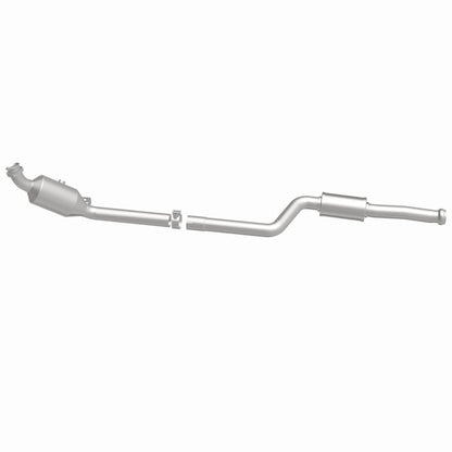 MagnaFlow Mercedes-Benz C300 OEM Grade Federal / EPA Compliant Direct-Fit Catalytic Converter 21-497 360 Degree Image Set