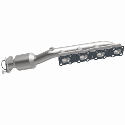 Magnaflow 2004 Nissan Titan 5.6L Direct Fit Converter 4583380 4583380 360 Degree Image Set