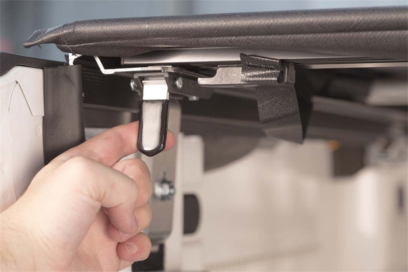 Access Vanish 01-05 Chevy/GMC Full Size 6ft 6in Composite Bed (Bolt On) Roll-Up Cover 92219 92219 Photo - Mounted