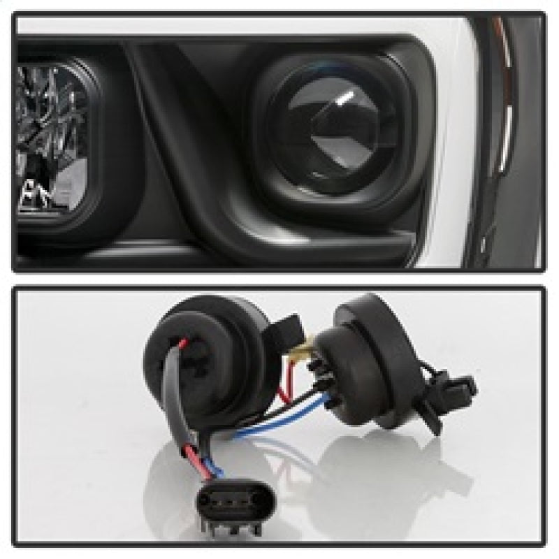Spyder Dodge Ram 1500 06-08 V2 Projector Headlights - Light Bar DRL - Black (PRO-YD-DR06V2-LB-BK) 5085306 5085306 Photo - Unmounted