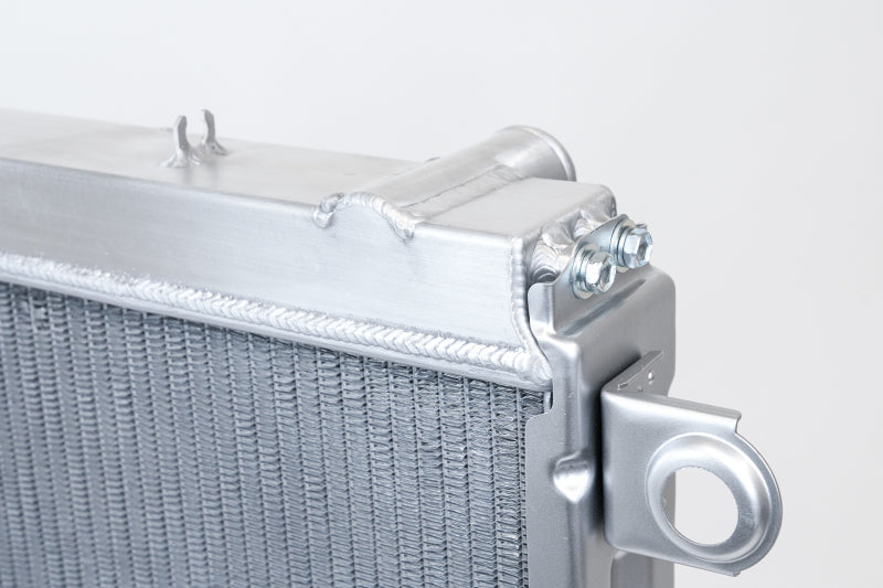 CSF 98-07 Toyota Land Cruiser / Lexus LX470 Heavy Duty All Aluminum Radiator 7207 7207 Photo - Close Up