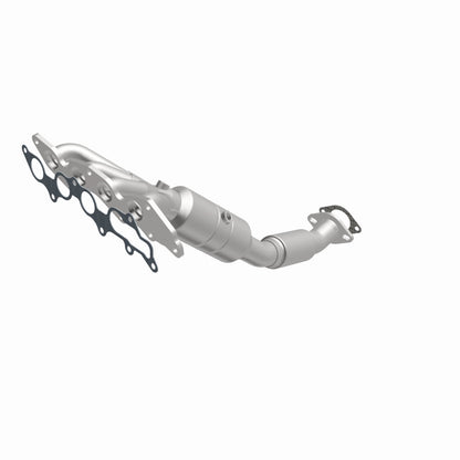 MagnaFlow Ford Focus OEM Grade Federal / EPA Compliant Manifold Catalytic Converter 49139 360 Degree Image Set